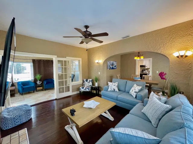 West Palm Beach Unit Sfh With A Detached Apt. photo 3