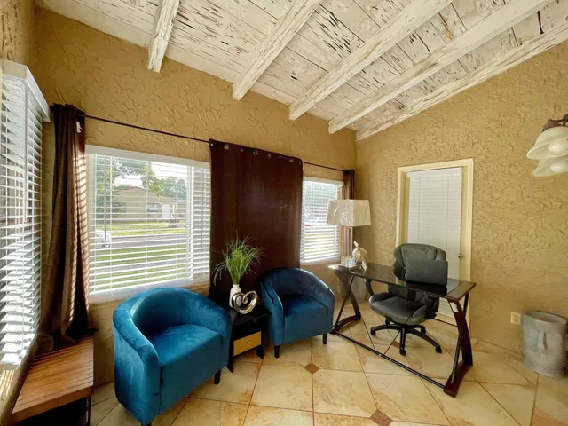 West Palm Beach Unit Sfh With A Detached Apt. photo 9