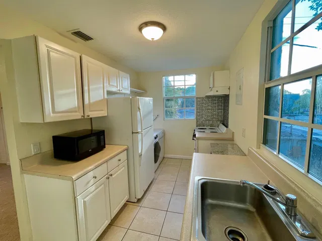 West Palm Beach Unit Sfh With A Detached Apt. photo 38
