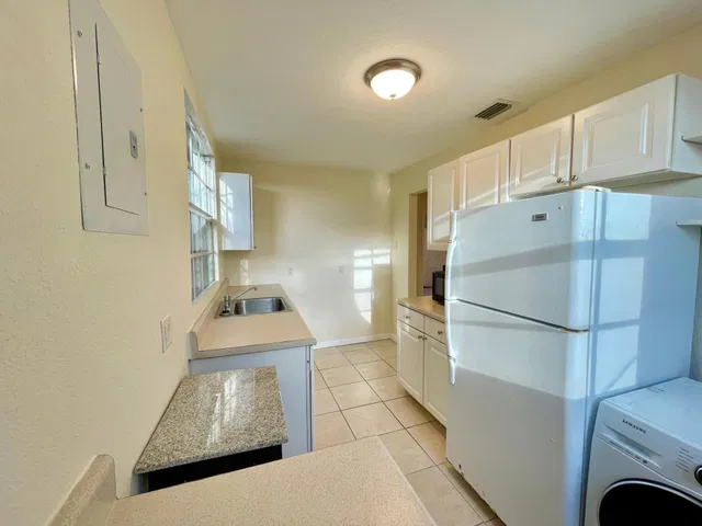 West Palm Beach Unit Sfh With A Detached Apt. photo 39