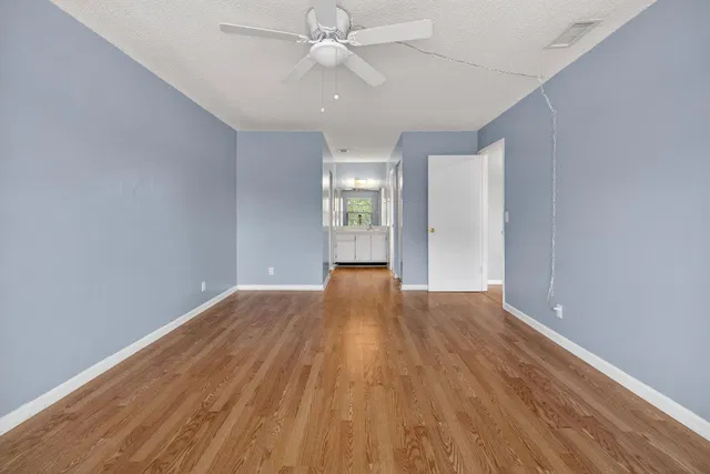 Unit 19c photo 17