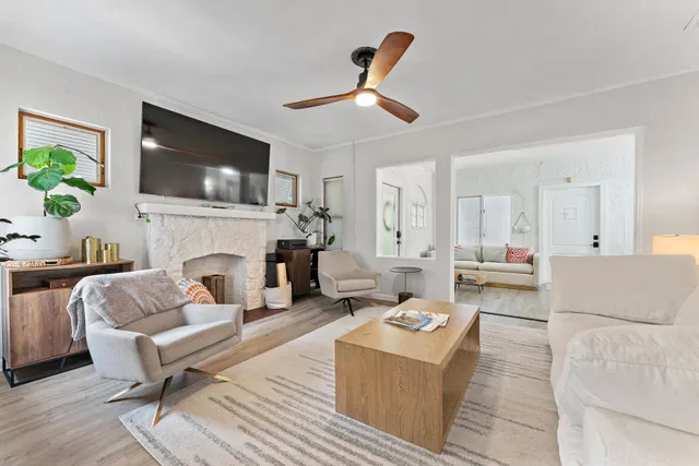 Residence photo 3