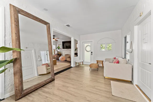 Residence photo 5