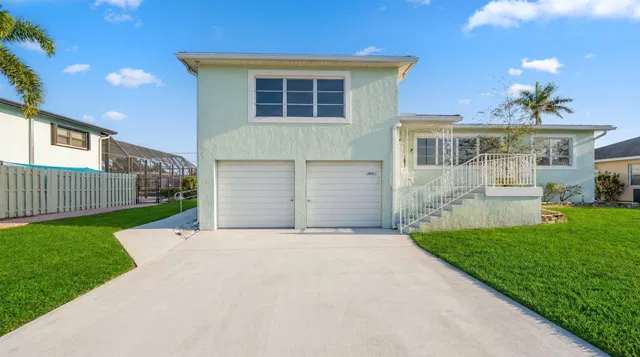Residence photo 3