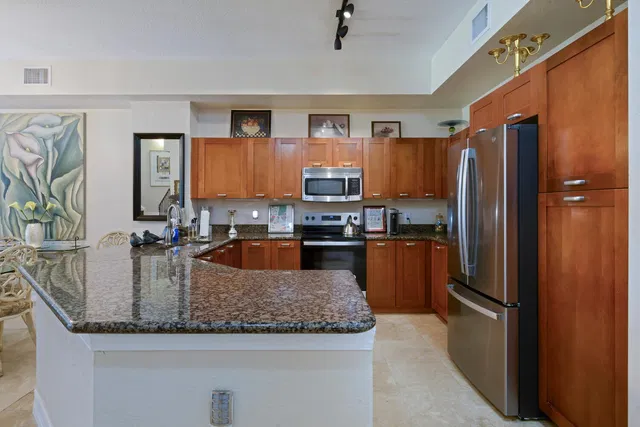 Unit 103 photo 5