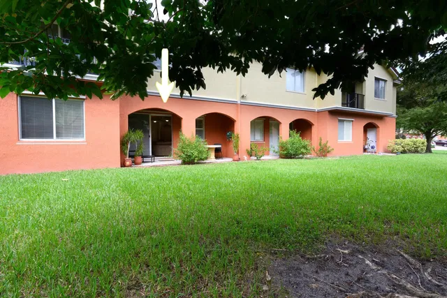 Unit 103 photo 17