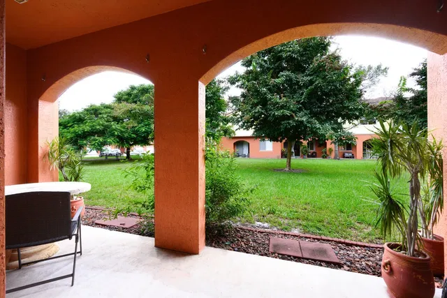 Unit 103 photo 18