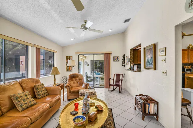 Residence photo 13