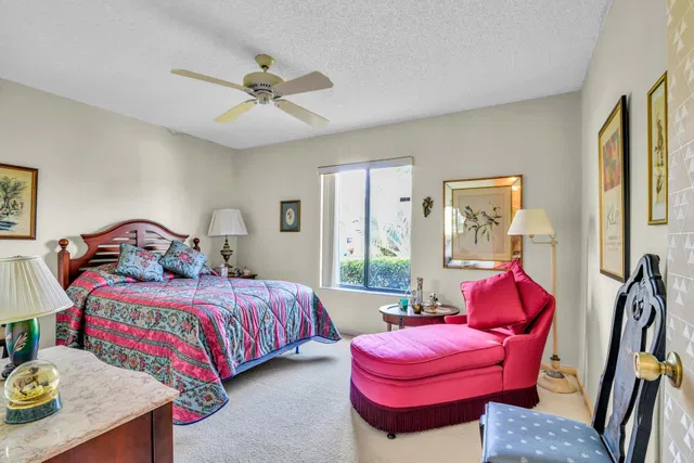 Residence photo 30