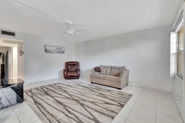 Residence photo 22