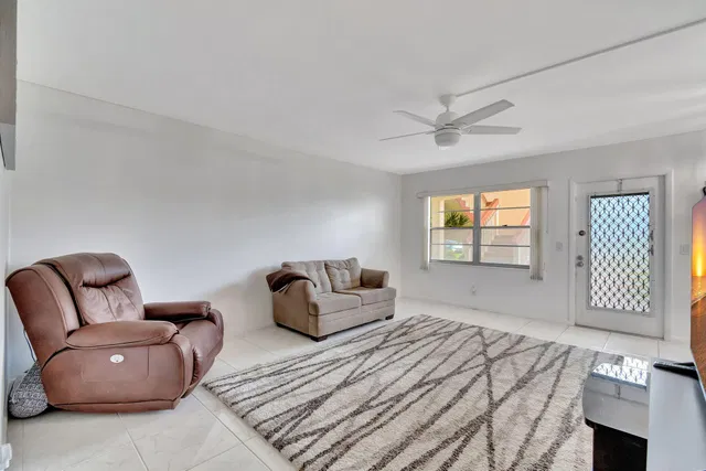 Residence photo 23