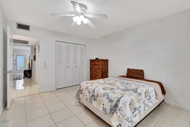 Residence photo 32