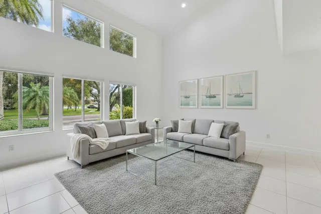 West Palm Beach Residence photo 2