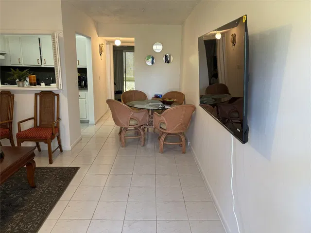  Unit C photo 4