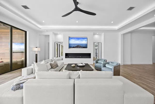 Village of North Palm Beach Residence photo 11