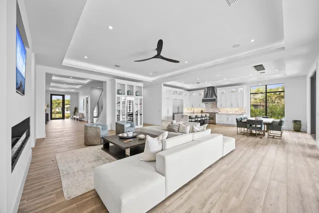 Village of North Palm Beach Residence photo 14