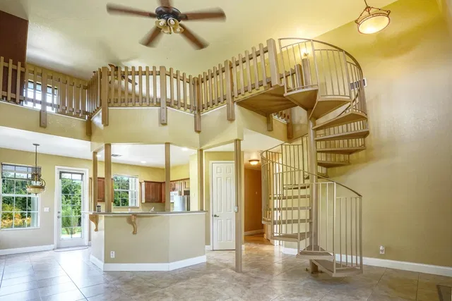Residence photo 2