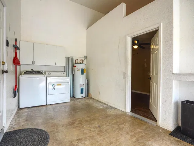 Residence photo 12