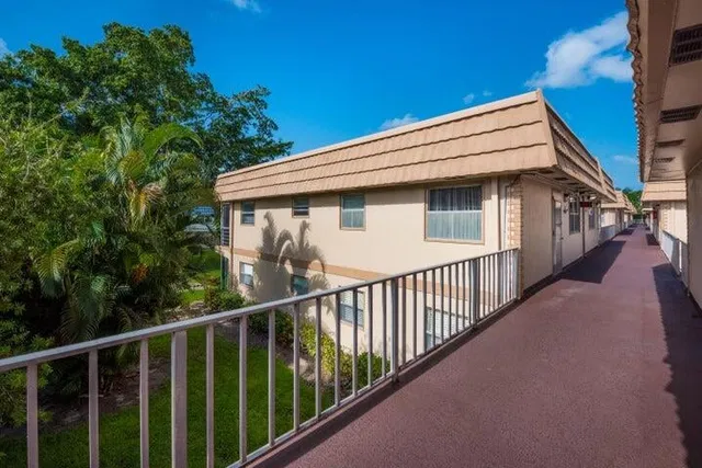 Residence photo 4