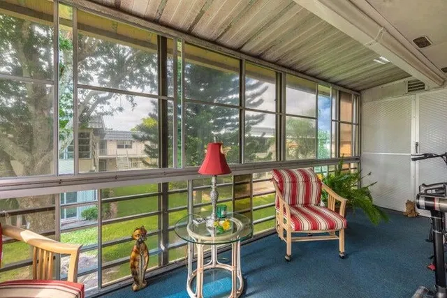 Residence photo 25