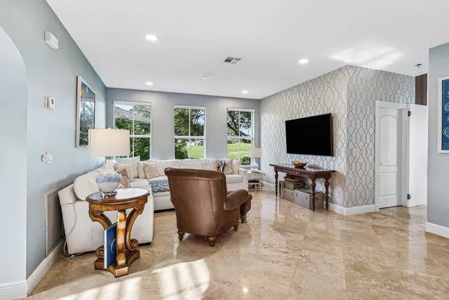 Woodfield Country Club Residence photo 4