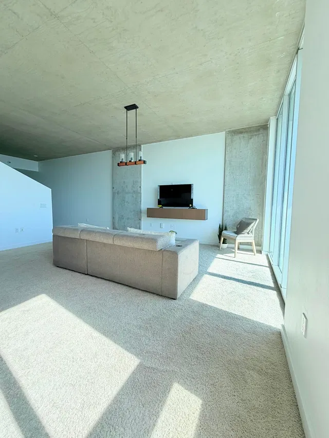 The Edge Unit 308 photo 18