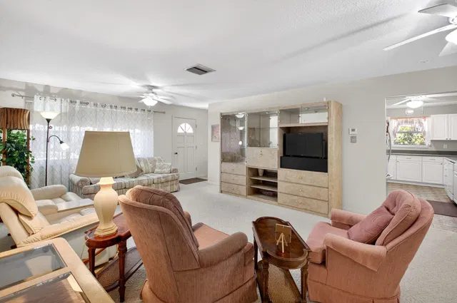 Residence photo 5