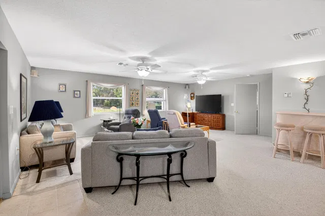 Residence photo 8