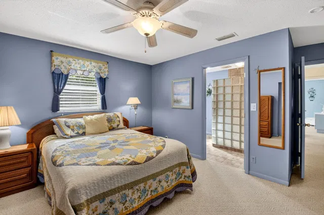 Residence photo 12