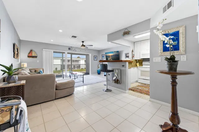  Unit 205 photo 9