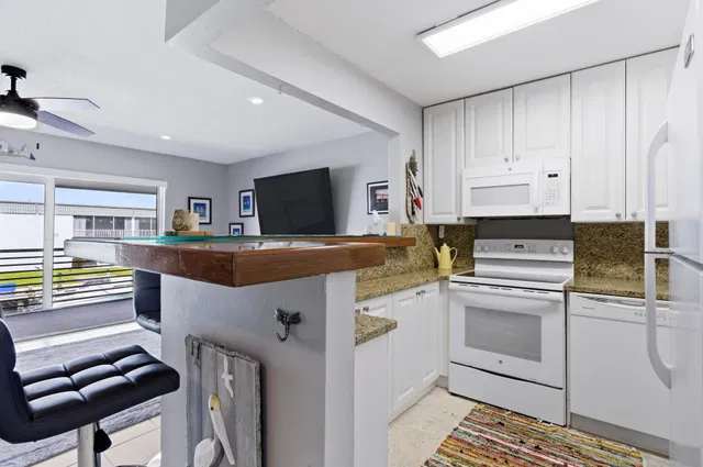  Unit 205 photo 12