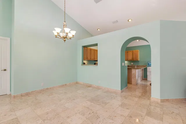  Residence photo 9