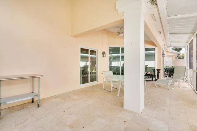  Residence photo 22