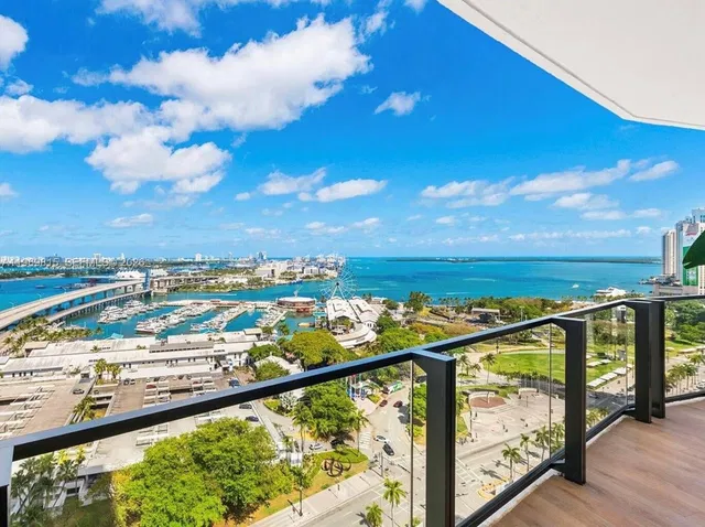 The Elser Hotel & Residences 3811