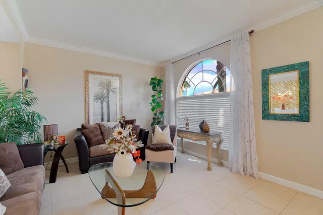 Residence photo 6
