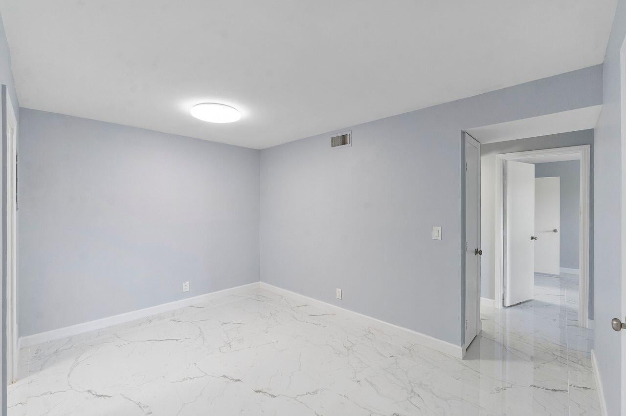 Unit 107 photo 5