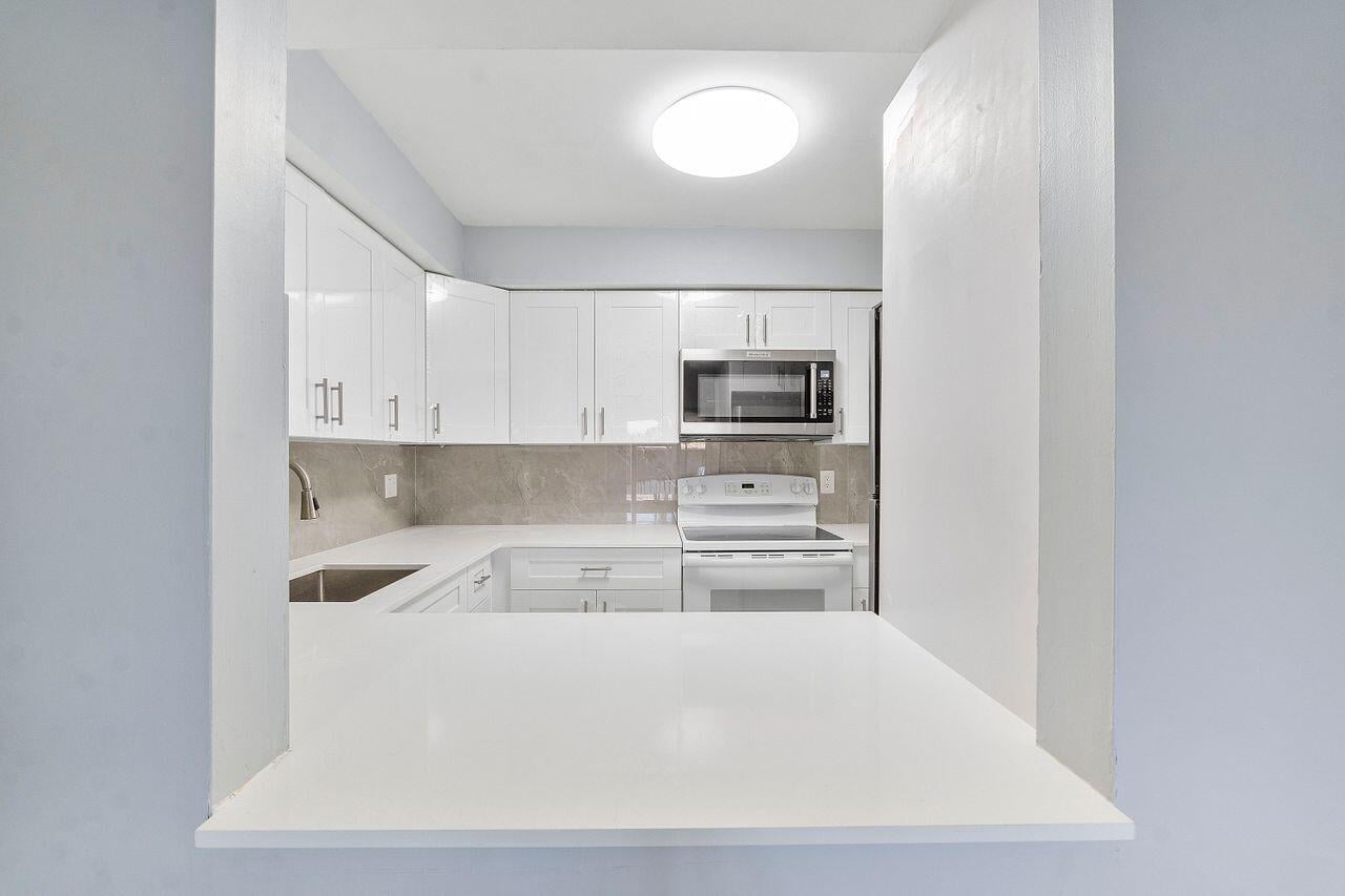 Unit 107 photo 6