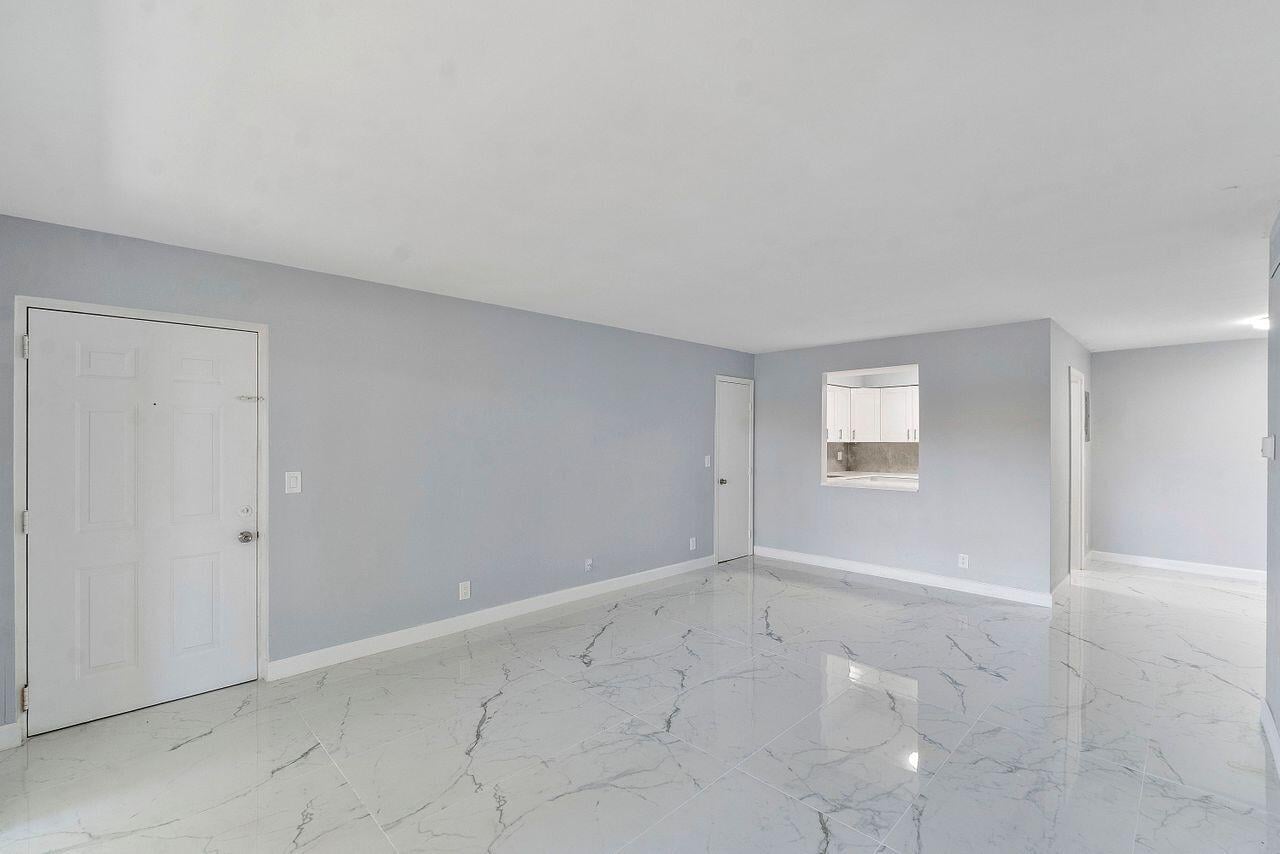 Unit 107 photo 8