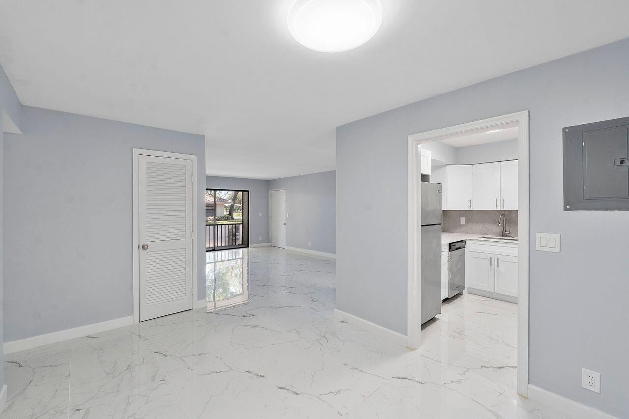 Unit 107 photo 11