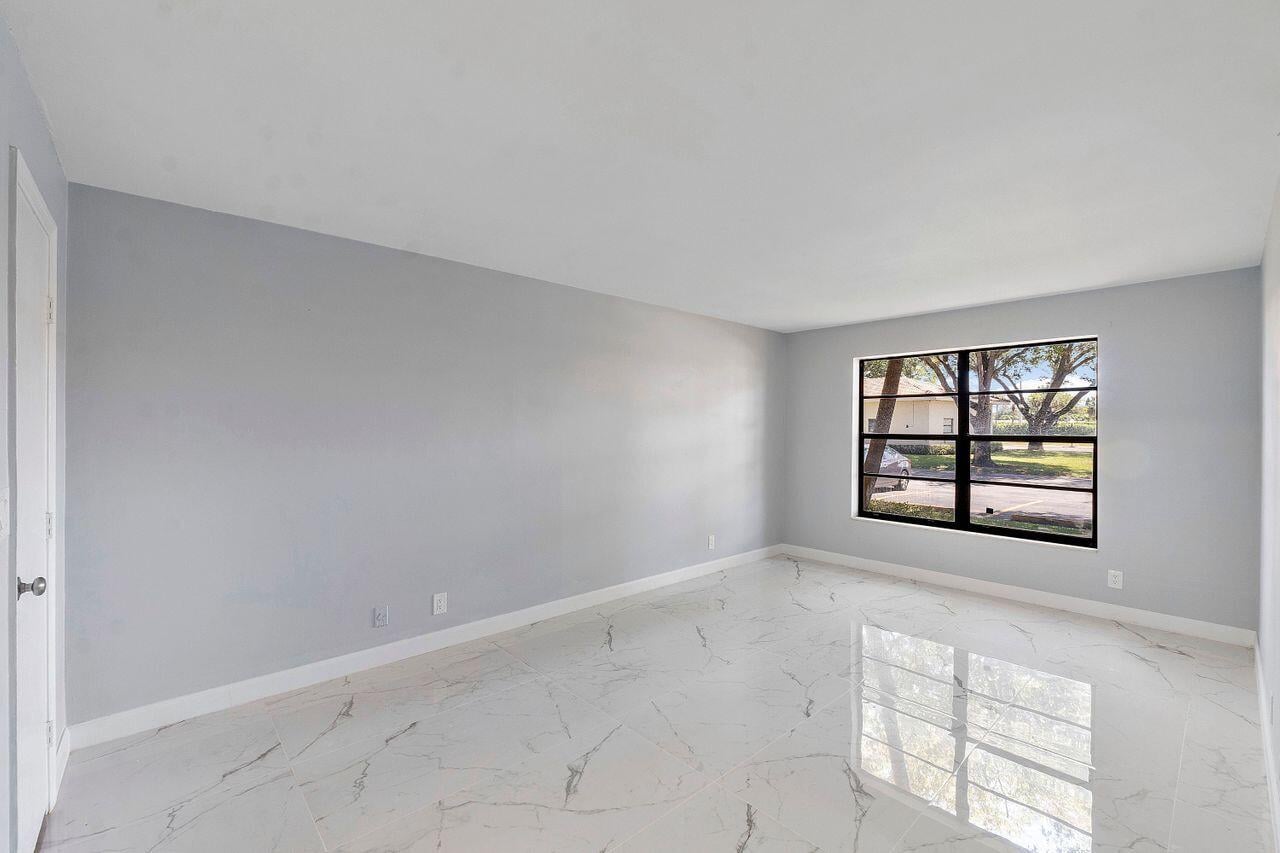 Unit 107 photo 14