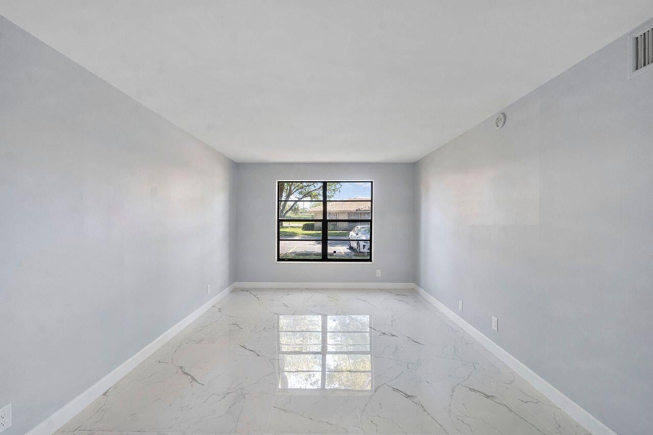 Unit 107 photo 15