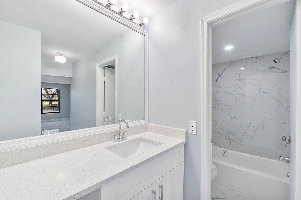 Unit 107 photo 18