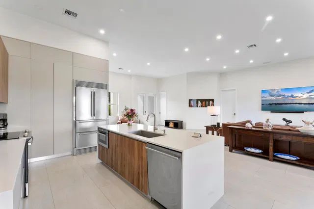 Residence photo 10