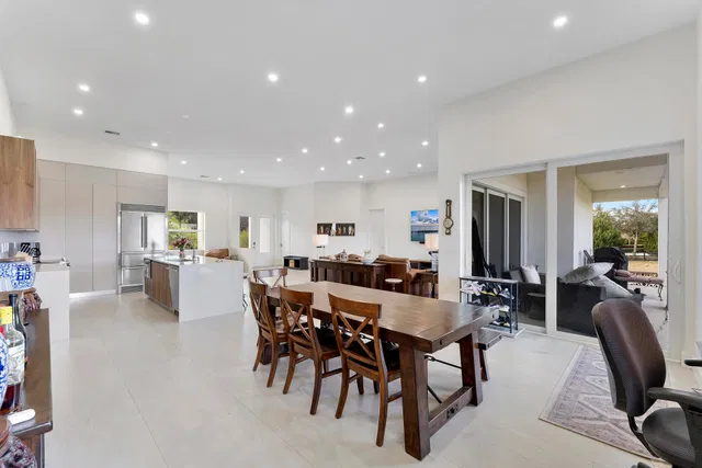 Residence photo 12
