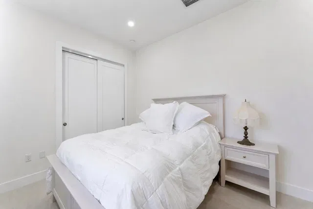 Residence photo 25