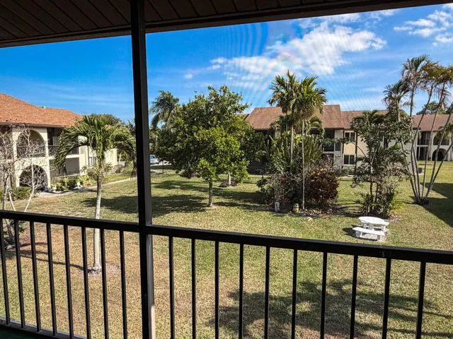 Unit C-2 photo 11