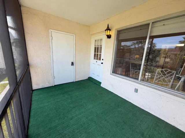Unit C-2 photo 13