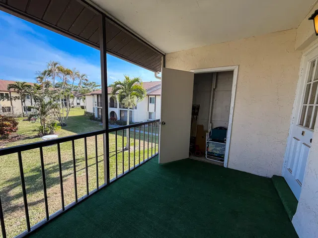 Unit C-2 photo 14