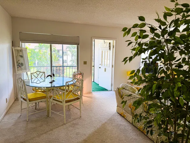 Unit C-2 photo 24