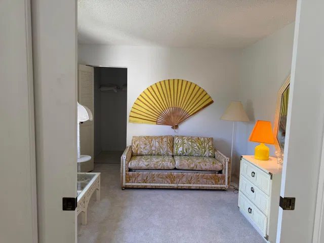 Unit C-2 photo 25